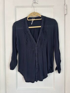 bobi Navy V-Neck Button-Front Pleated Shirt Size Medium